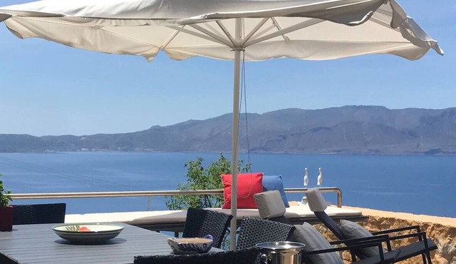 Ravdoucha Epavlis Athina Villa with pool