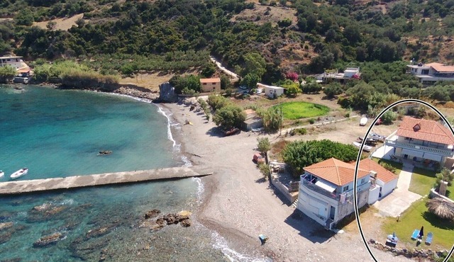 Ravdoucha House on the beach