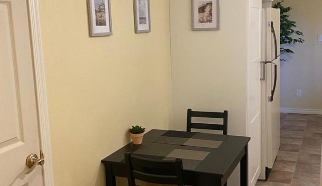 Ravens Nest Cozy Lower One Bedroom Suite