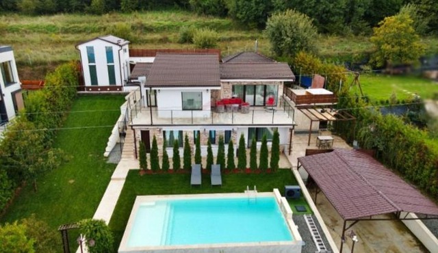 RAX Panoramic House