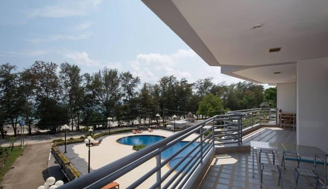 Rayong by Milanee