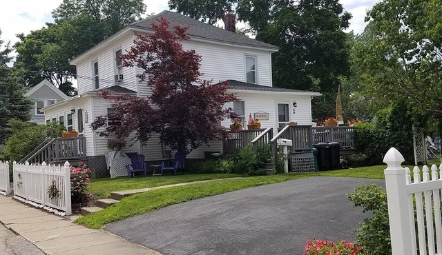 Ready for 2026! 5 STARS! Close to beach, parks, shopping, dining & more!