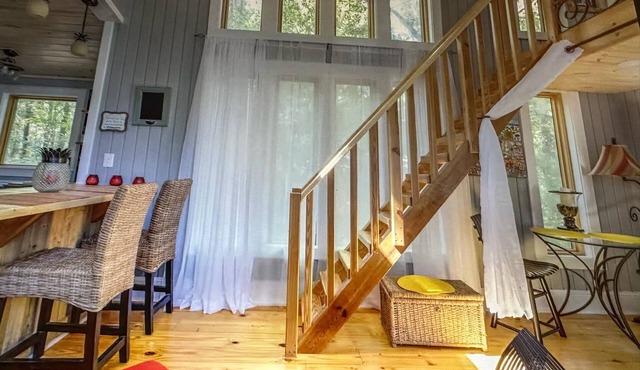 Ready for Summer- Peaceful Retreat- Close to beaches Gulf Shores -Sleeps 2