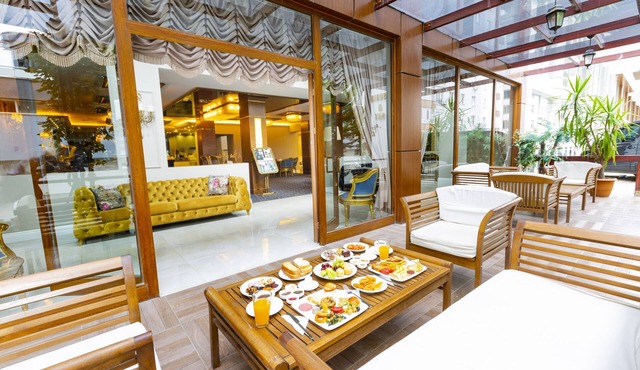 Real King Residence