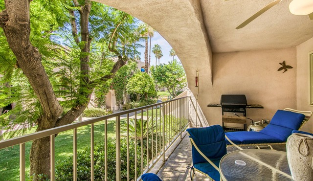 Recently Remodeled Deauville Condo + Next to Casino + Walk Everywhere in Downtow
