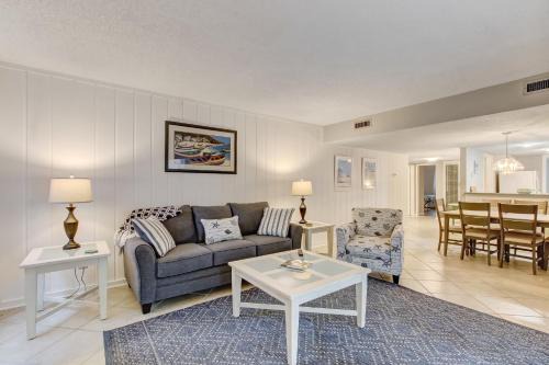 Recently updated 2 bedroom Beachwood Condo 2016