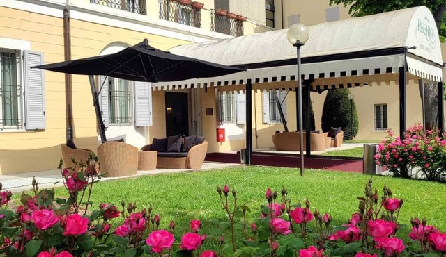 Rechigi Park Hotel