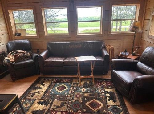 Red Arrow Rustic Retreat