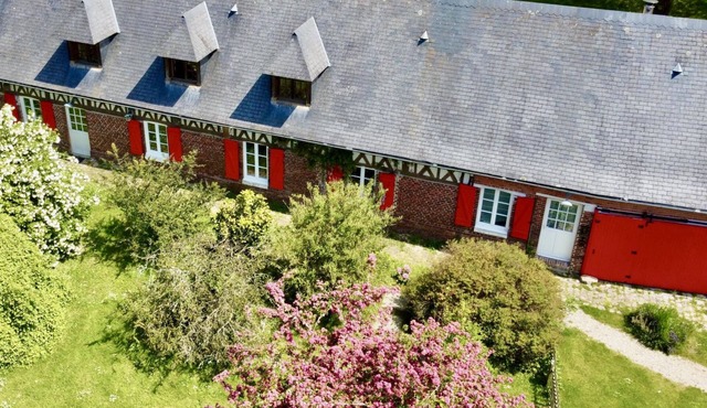 RED COTTAGE 4* & BILIARD 5mn from Sea