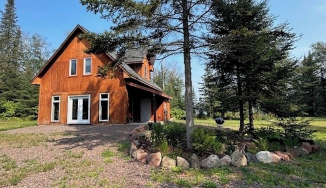 Red Fox Cabin - Devil Track Lake - Grand Marais MN