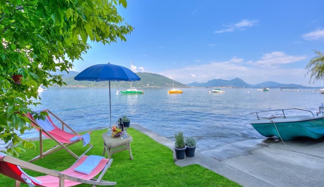 Red House: Beachfront Terrace & Private Beach