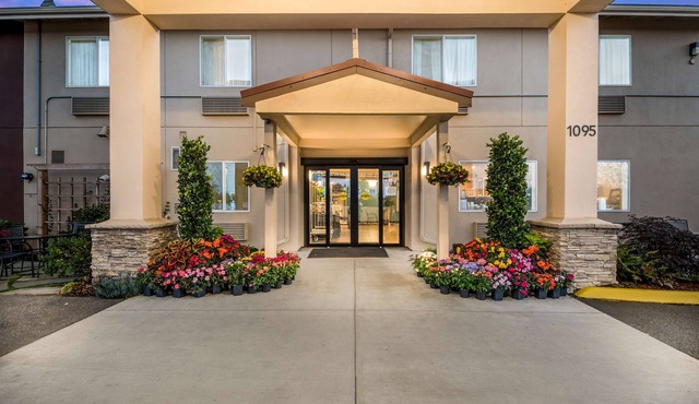 Red Lion Inn & Suites Sequim