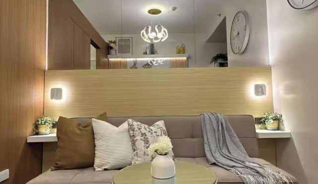 RED LUXE HAVEN Comfy stay, Netflix and Fast WiFi Ready
