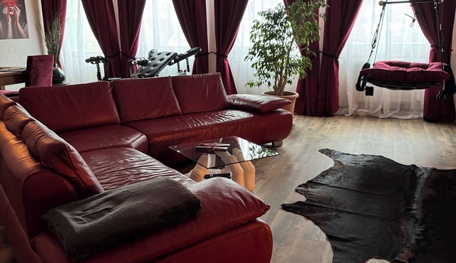 "Red Silence" design suite/experience apartment/vacation apartment/accommodation