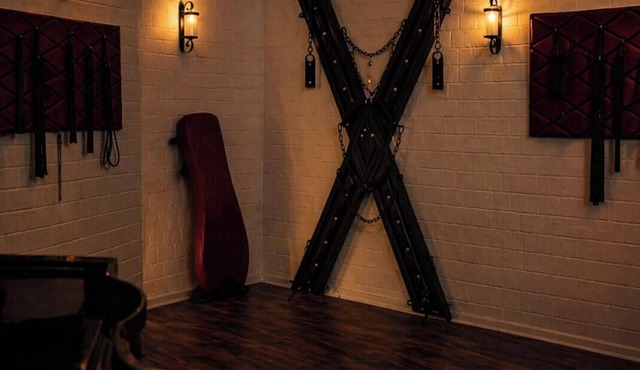 "Red Silence" design suite/experience apartment/vacation apartment/accommodation