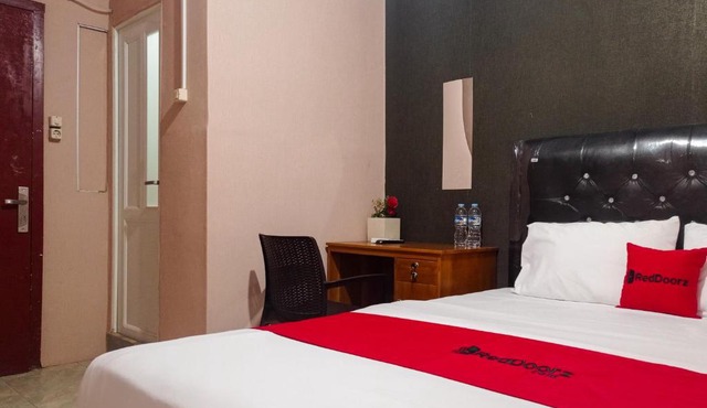 RedDoorz at Hotel Island Bengkulu