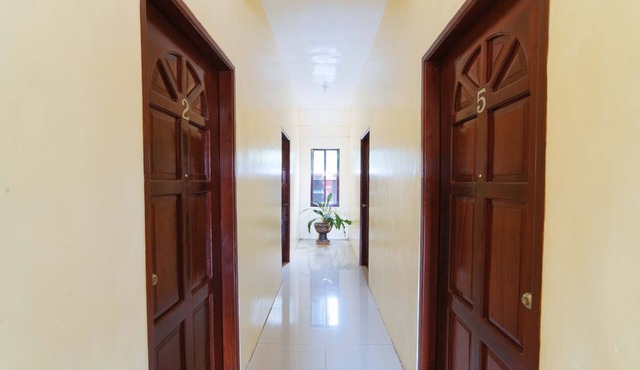 Reddoorz @ D Maagma Street - Vaccinated Staff