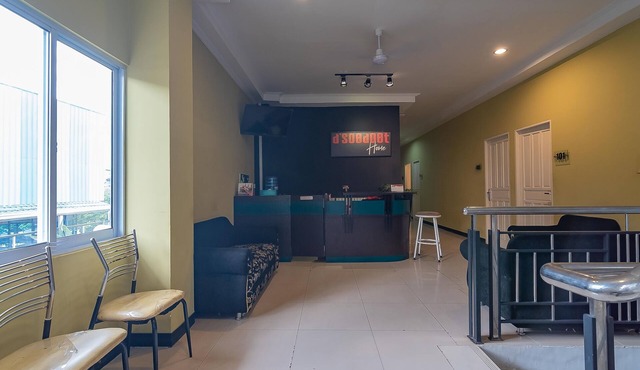 RedDoorz @ H. Agus Salim Street