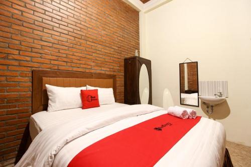 RedDoorz near AMIKOM Yogyakarta 2