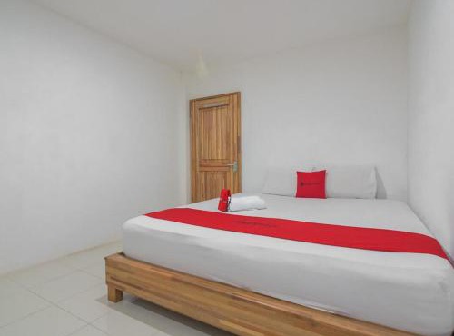 RedDoorz near Gajah Mada Pontianak