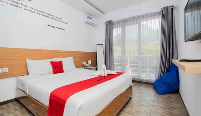 RedDoorz near Jawa Timur Park 2