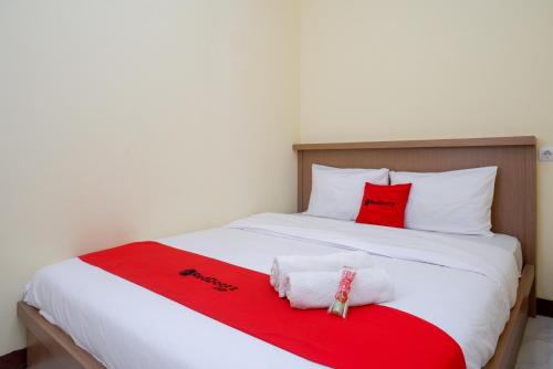 RedDoorz near Tugu Muda Semarang