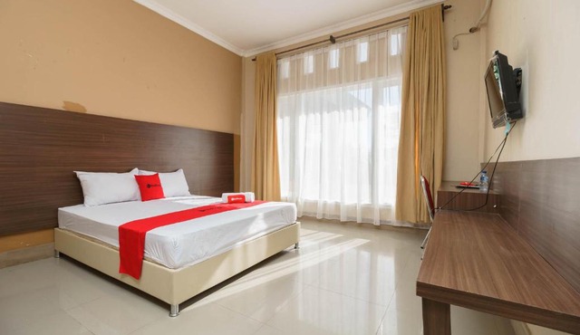 RedDoorz Syariah At Hotel Putri Gading Bengkulu