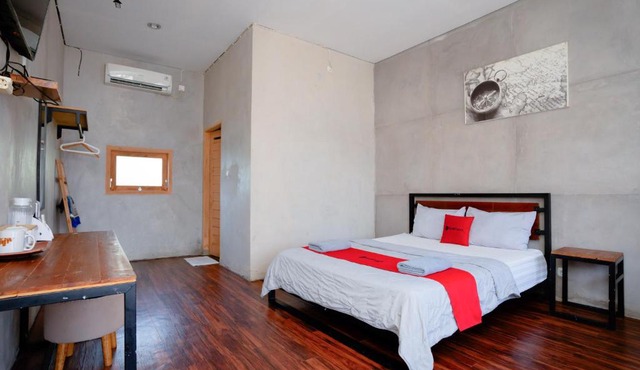 RedDoorz Syariah near Lombok Epicentrum Mall