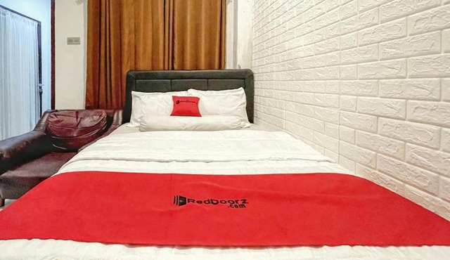 RedDoorz Syariah near Siloam Hospital Mataram