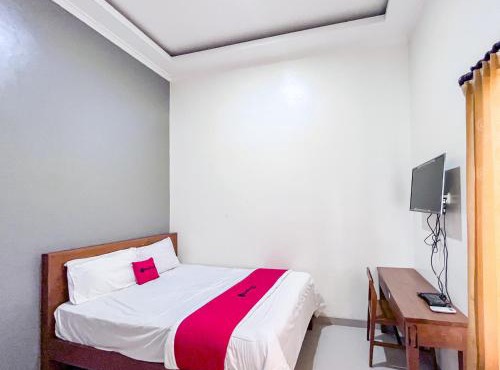 RedDoorz Syariah near Suncity Waterpark Sidoarjo