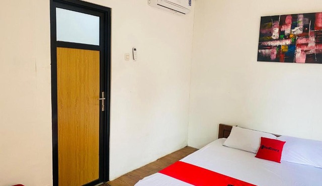 RedDoorz Syariah Near Wisata Durensewu Pandaan