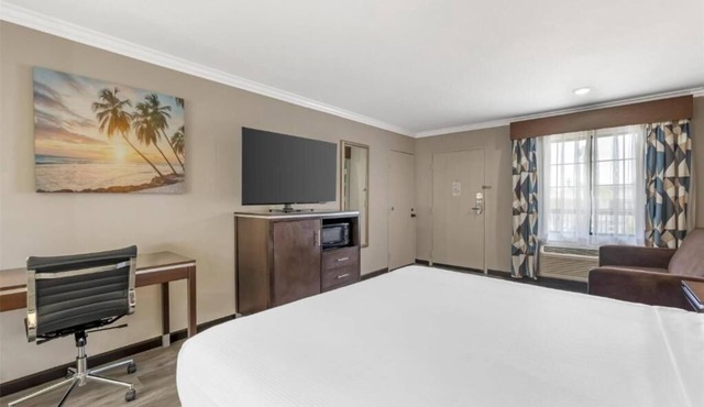 Redondo Beach Stay | 1 Unit | Near Marina & Beach