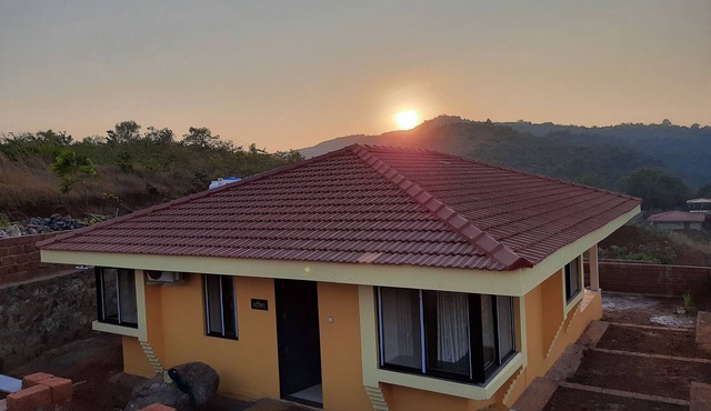 Redstone Hills, Karle, Diveagar