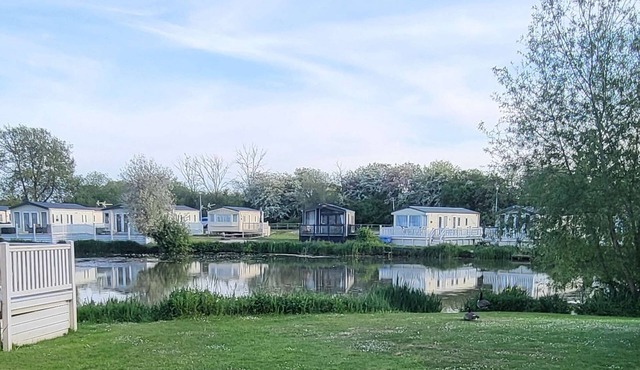 Reeds View, situated on the edge of Mallard Lake