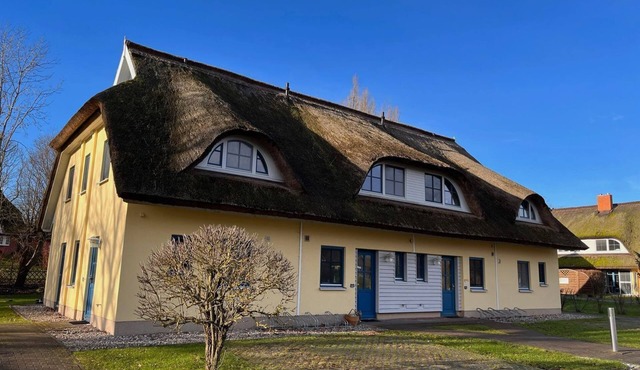 Reetdachhaus Holunder 2 - Holiday home Holunder 2 - Family time under thatch on the