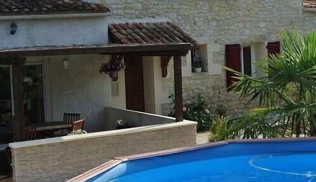 Ref 341 - Beautiful spacious house with swimming pool in Queyrac