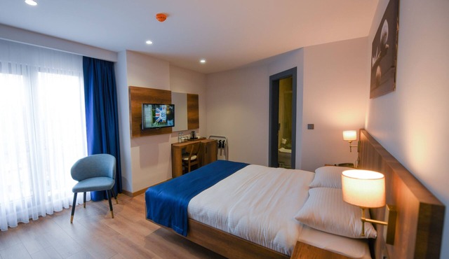 Ref Inn Hotel