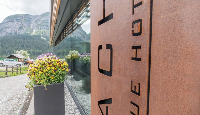 Refined and elegant hotel in the center of Sappada