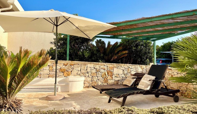 Refined & Charming Garden Suite directly by the Sea – for 2 Guests