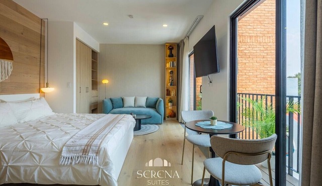 Refined Spacious Studio, Balcony, Pool & Gym