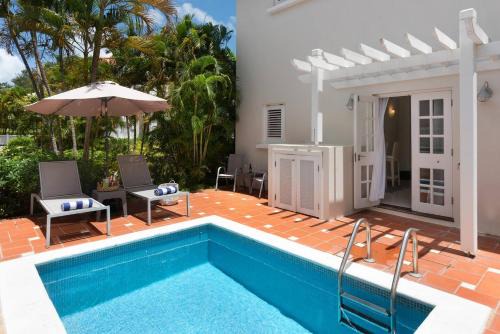 Refreshing 2bed Townhome walking distance to beach
