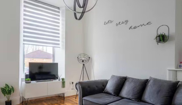 Refreshing Modern Apartment in North Lanarkshire