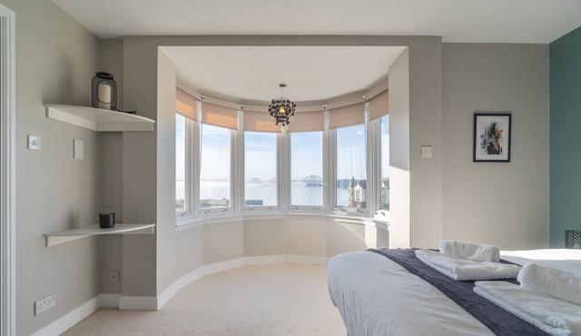 Refreshing Modern Apartment in Dunfermline