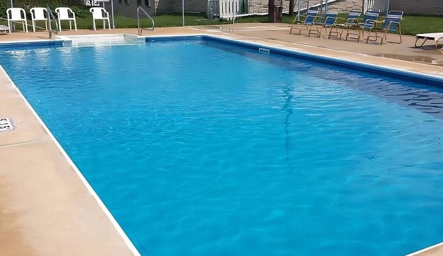 Refreshing Vacation Trip! FREE Breakfast, Near Hershey Park and Zoo America!