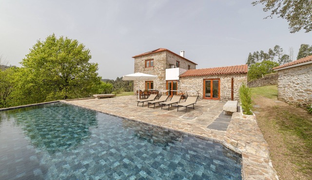 Refuge with private pool in the Douro, near Porto