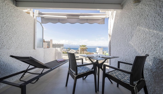 Refurbished 1-bed in popular Los Gigantes w/large terrace, sea & cliff views