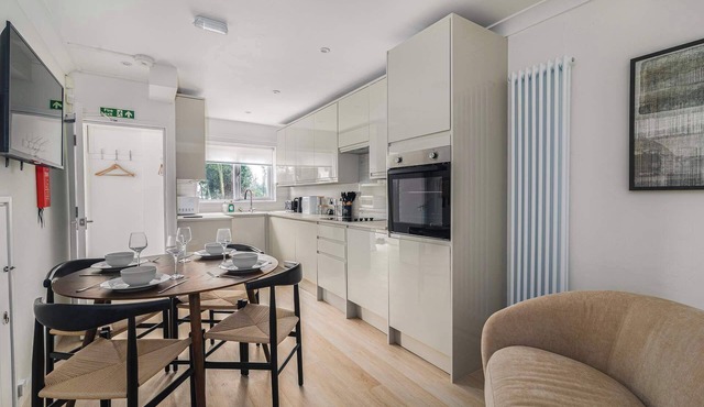Refurbished 4BDR Home in Harborne Birmingham