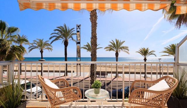 Refurbished, frontline and with views