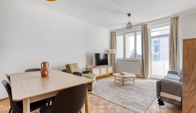 Refurbished Penzing 3BR w/Elevator & Balcony, nr metro U3, by Blueground