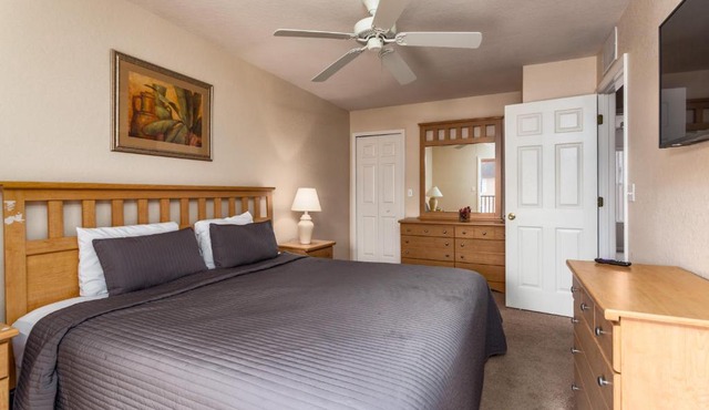 Regal Oaks-RU959